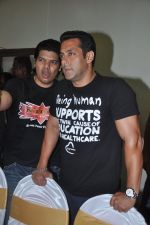 Salman Khan inaugurates Nitro Gym in Thane,Mumbai on 9th May 2012 (8).JPG